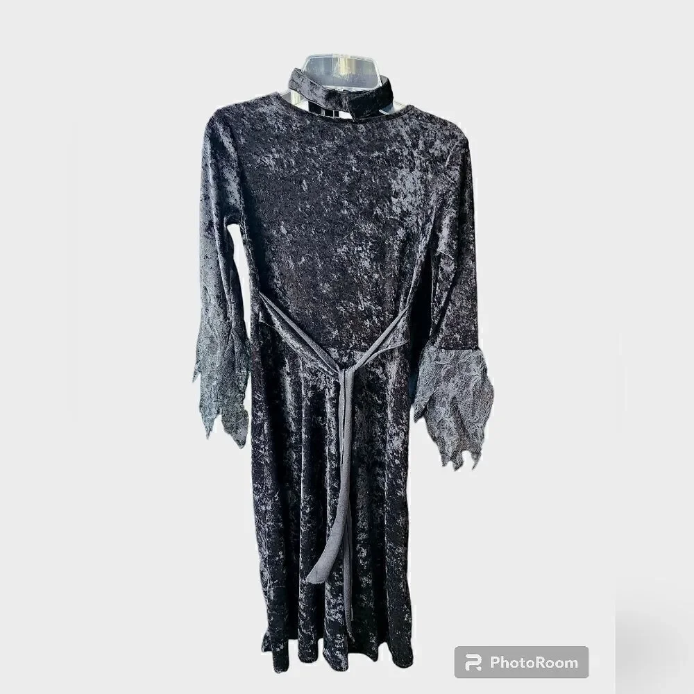 Girls Gothic Vampira Halloween costume
